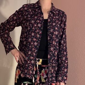 XiRENA Multicolor and black  pattern button up shirt. Very light weight and comf